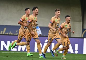 پوشکاش ؛ برد پوشکاش نقابل حریف خود در حضور ستاره پرسپولیسی