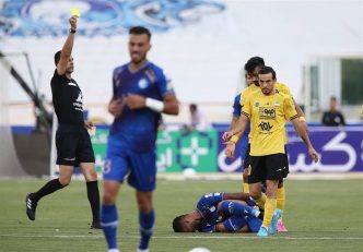 کروات طلایی سرمربی سپاهان در کری برای استقلالی ها