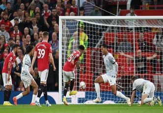 منچستریونایتد ؛ تجمع اعتراضی طرفداران منچستریونایتد در دیدار برابر لیورپول