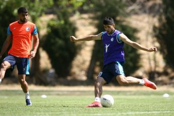 استقلال ؛ عزیزبک آمانوف منتظر اولین فرصت برای حضور در ترکیب