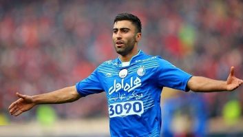 آغاز مذاکرات مدیران پرسپولیس برای توافق با کاوه رضایی