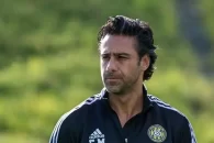 فرهاد مجیدی سرمربی اتحاد کلباء در زمینه ورزشگاه بازی به مشکل خورد