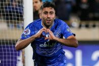 استقلال ؛ شماره 7 فرهاد مجیدی به کاوه رضایی رسید