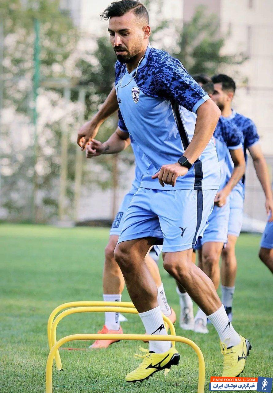 معین عباسیان در هوادار