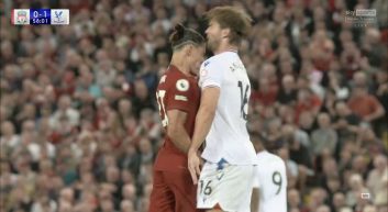 واکنش ها به اخراج داروین نونیز