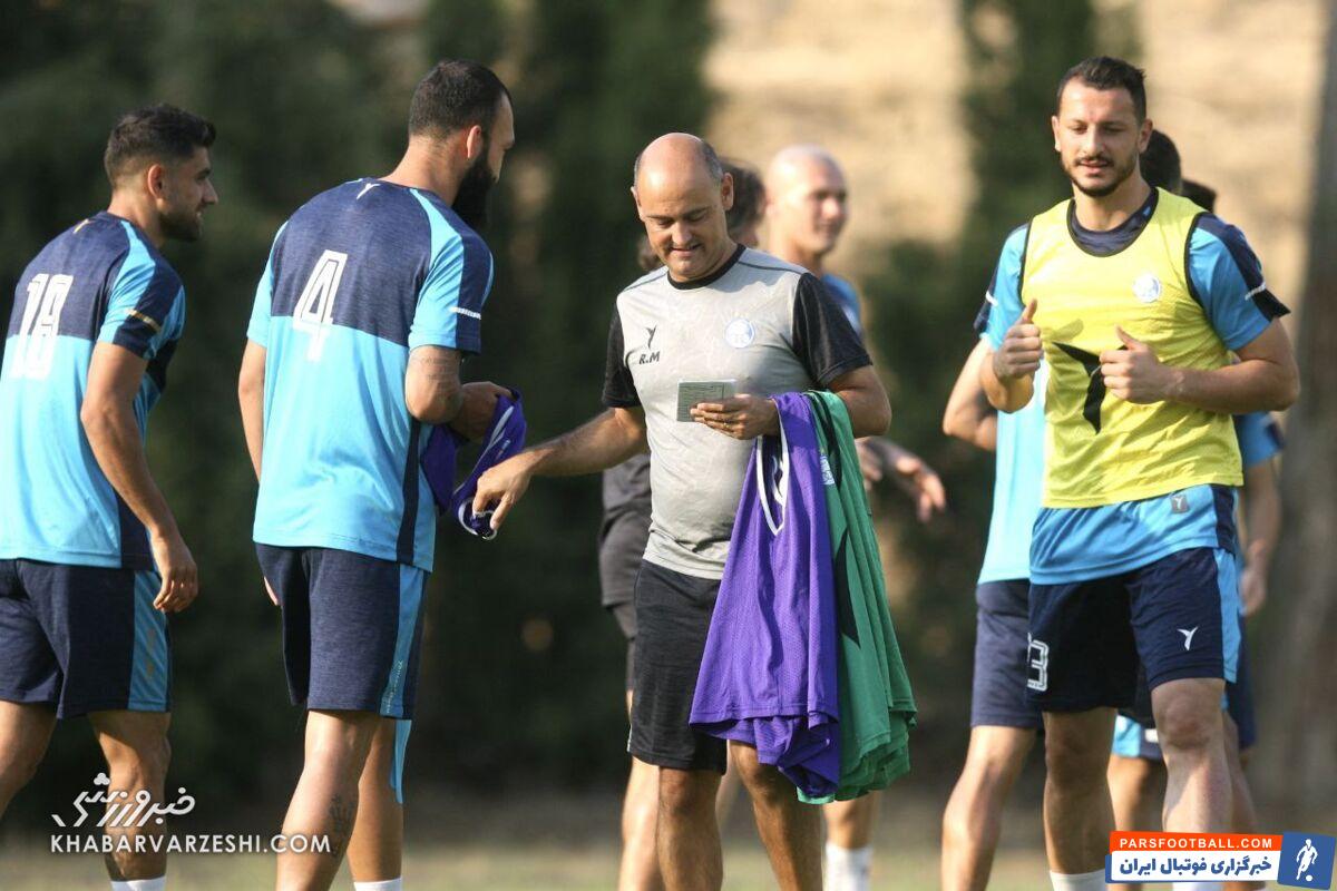 لباس مشکی استقلال