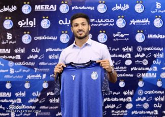 محمد محبی با پیراهن شماره 5 در استقلال