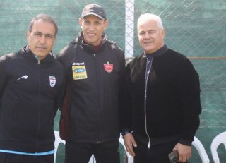 فرشاد پیوس پیشکسوت پرسپولیس : ارسلان مطهری مهاجم استقلال متعصب و منحصر به فرد است