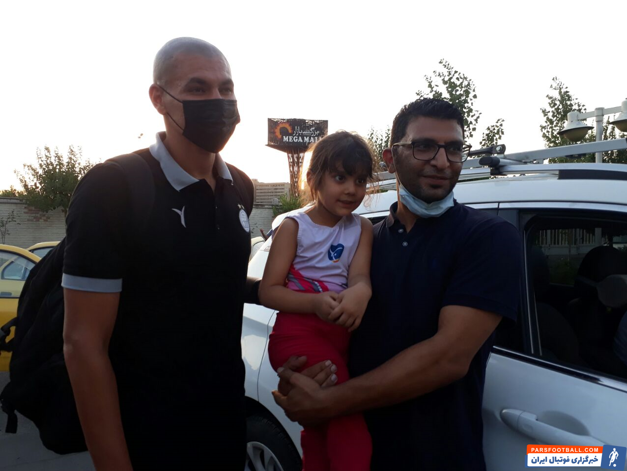 بازار داغ سلفی هواداران با بازیکنان محبوب‌ استقلال