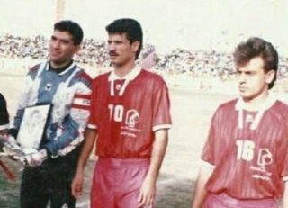 صعود تیم ملی به جام جهانی 1998 و تعداد زیاد بازیکنان ملی پوش و بازی عقب افتاده عامل کنار کشیدن پرسپولیس از لیگ 77