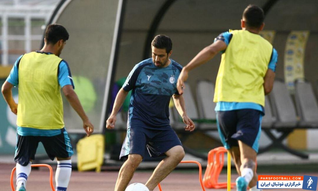 واکنش باشگاه استقلال به یک شایعه ؛ انتشار تصویر خسرو حیدری که میگفتند جدا شده است