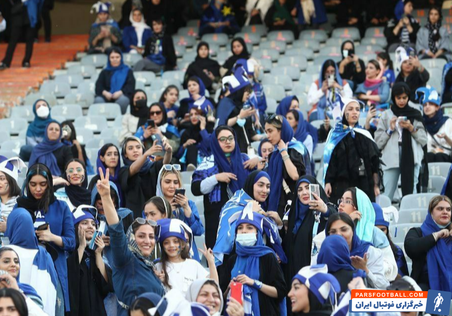 حضور هزار و ۵۰۰ نفری هواداران زن در بازی استقلال و مس کرمان