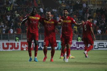 حضور یک جیمی جامپ در دیدار فولاد و تراکتور در حمایت از وریا غفوری