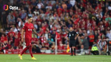 اخراج داروین نونیز در دیدار لیورپول و کریستال پالاس به دلیل ضربه سر به حریف