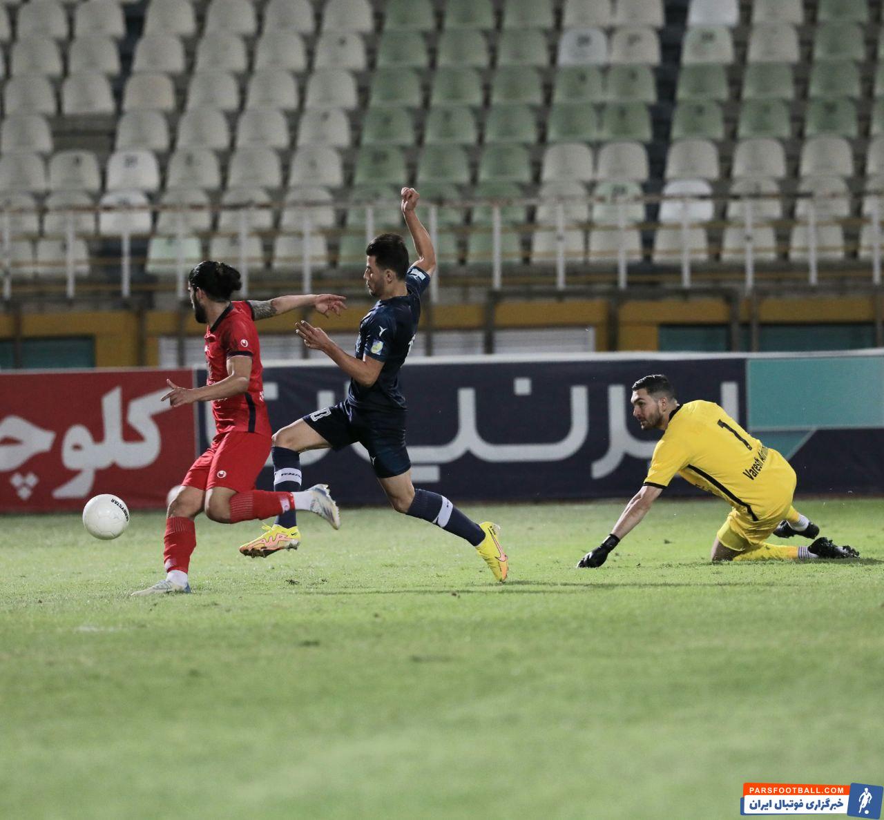 پیکان و نساجی