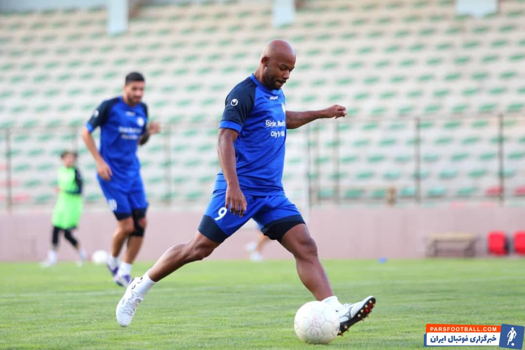 اولین تمرین وسلی گومز با گل گهر سیرجان