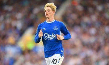 علاقه بیش از حد یک هوادار اورتون به آنتونی گوردون