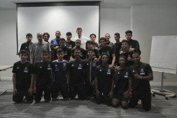 حضور تیبو کورتوا در جمع دانش آموزان عربستانی