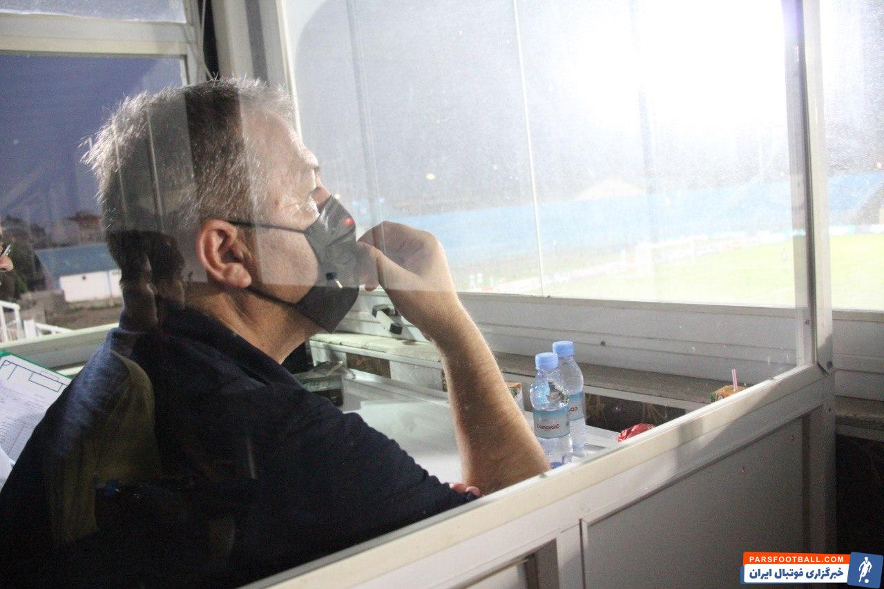 دراگان اسکوچیچ در ویژه ترین جایگاه ورزشگاه انزلی برای تماشای بازی استقلال و ملوان