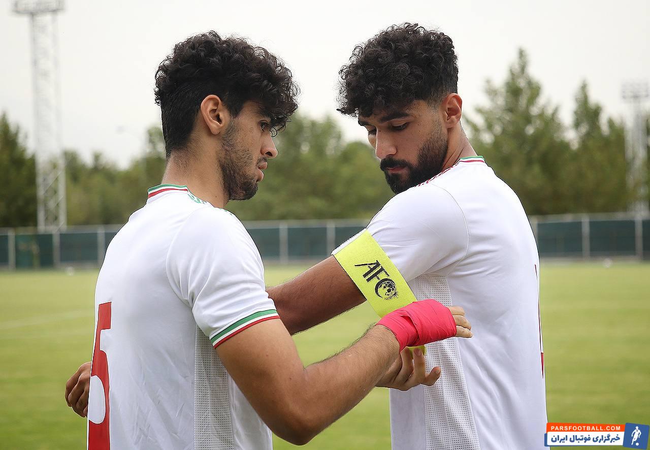 بازوبند کاپیتانی تیم امید بر بازوی سامان فلاح