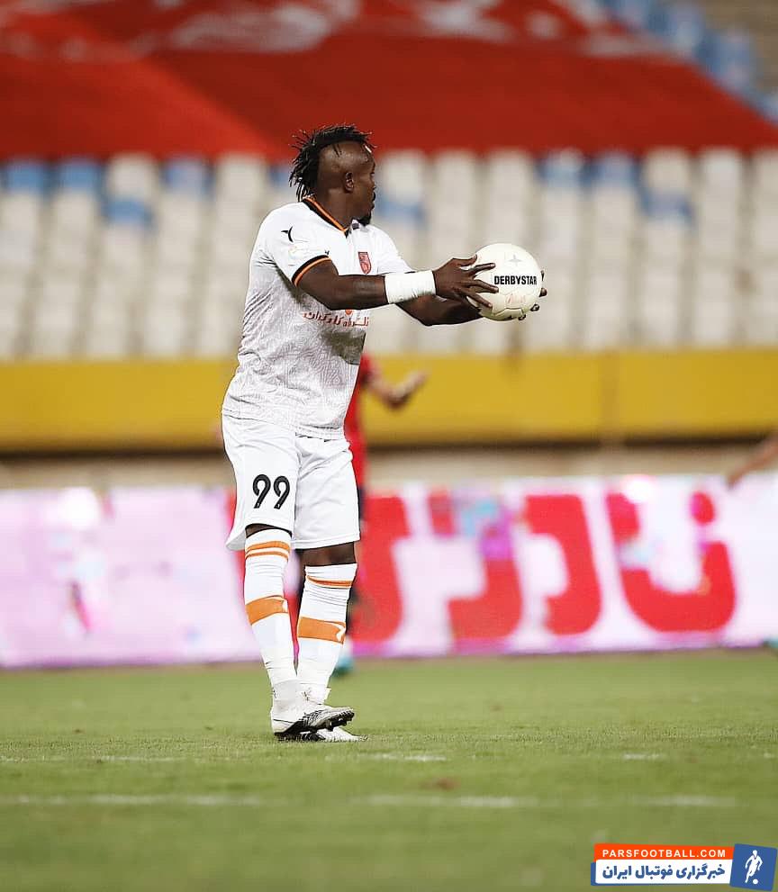 نمایش ضعیف گادوین منشا در اولین بازی فصل مس رفسنجان