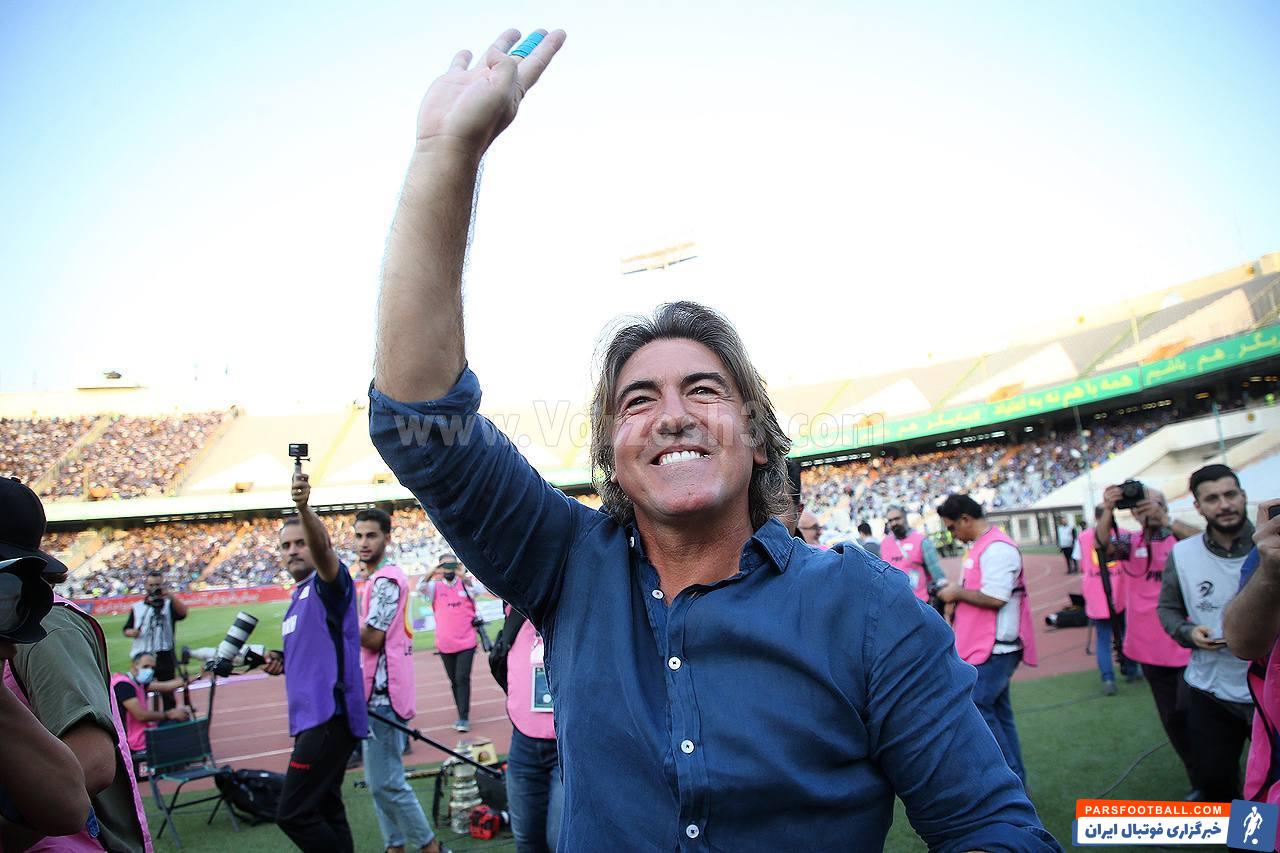 تشویق بی امان بانوان طرفدار استقلال در حضور ریکاردو ساپینتو