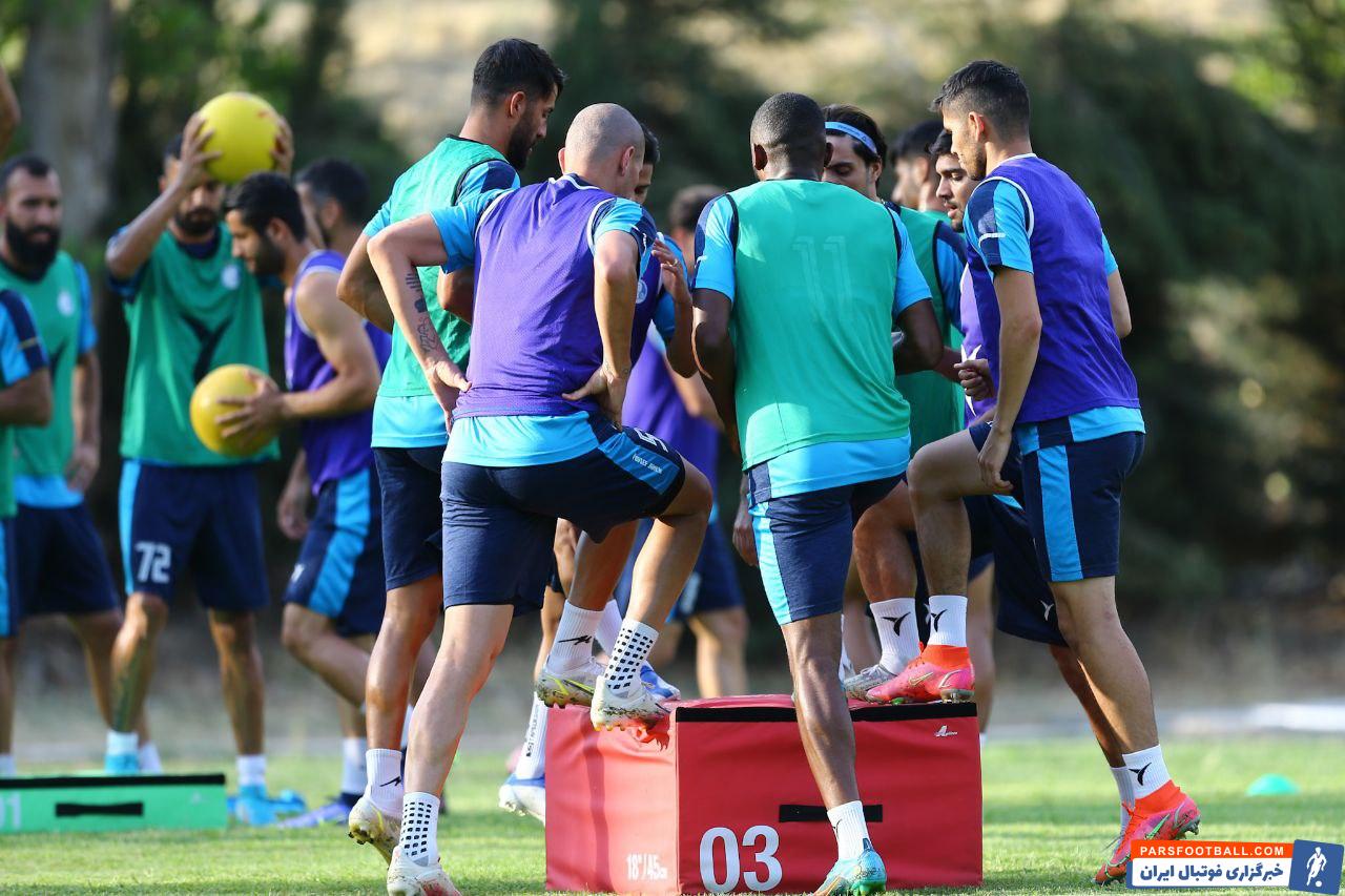 اکران جنگ ستارگان در تمرین استقلال با حضور محبی، قایدی، رضایی و ...