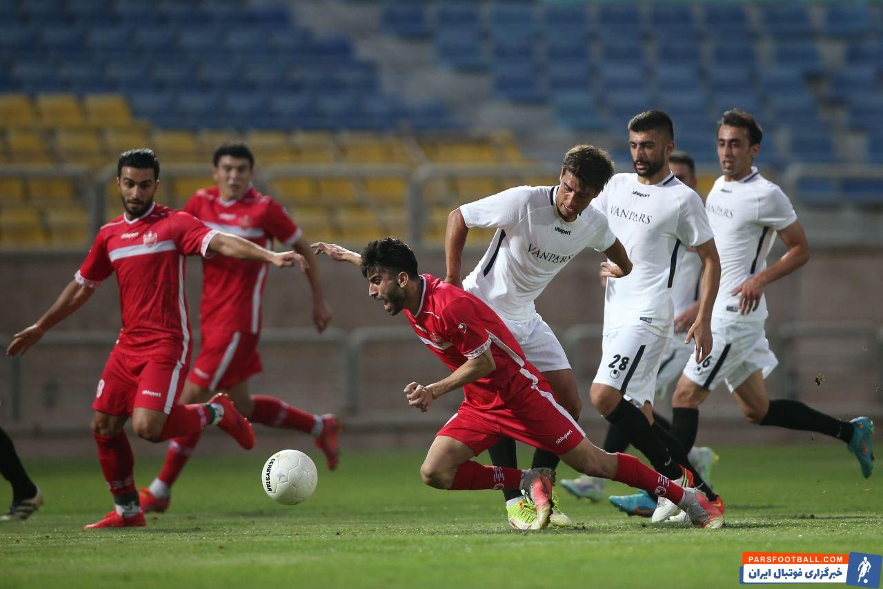 بازی درخشان محمد عمری در بازی دوستانه پرسپولیس و ون پارس اصفهان