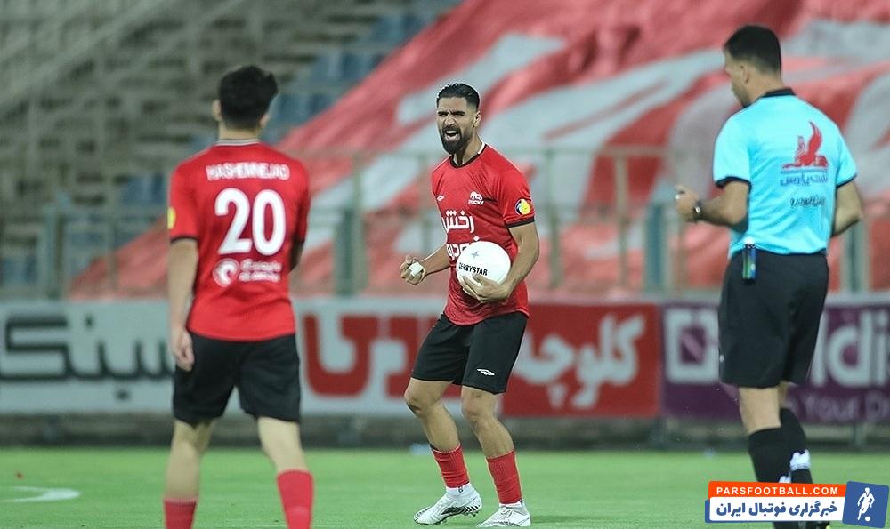 خوشحالی رضا اسدی پس از گلزنی به ذوب آهن