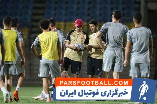 صحبتهای یحیی گل محمدی با آنالیزورش در حاشیه تمرین پرسپولیس