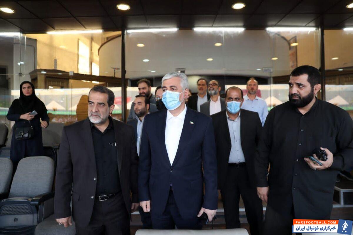 حمید سجادی وزیر ورزش میهمان ویژه بازی پرسپولیس و صنعت نفت آبادان