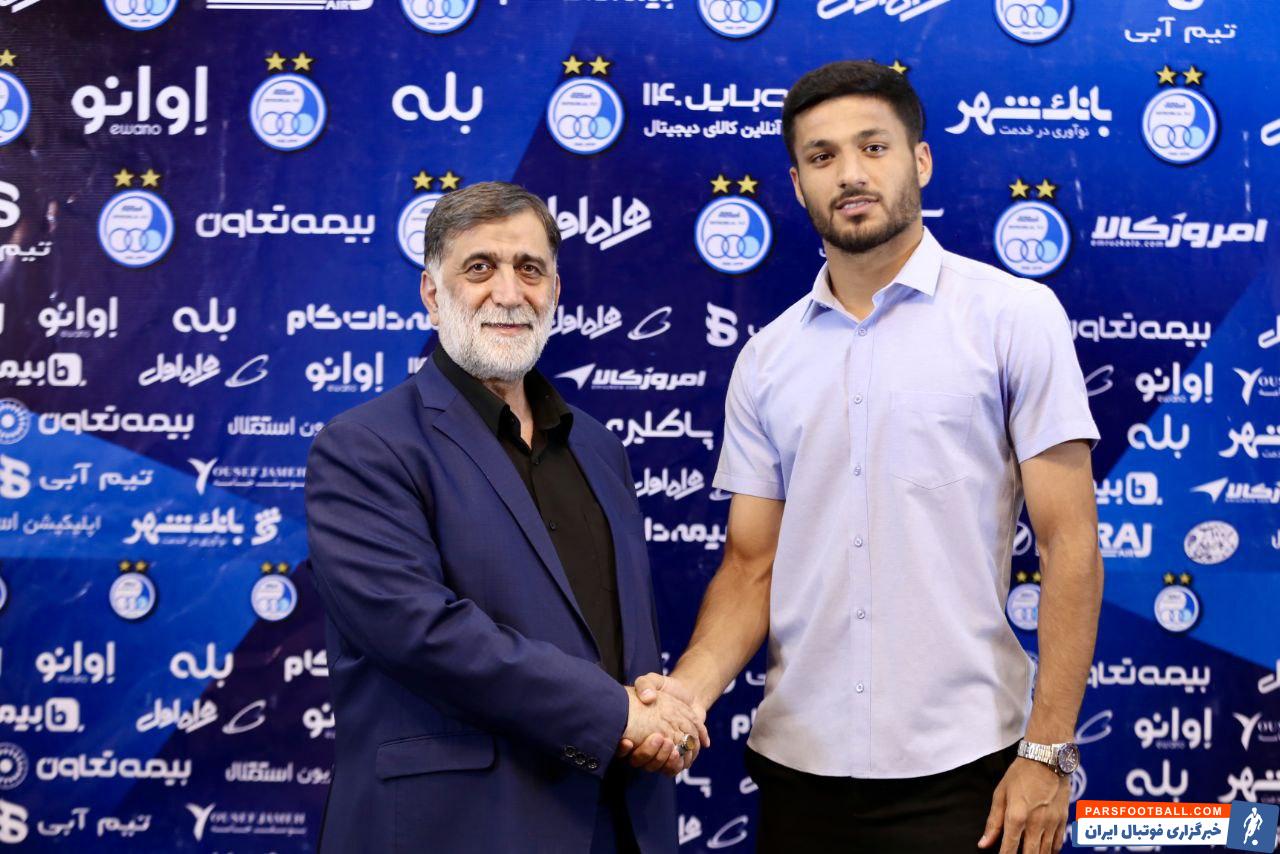 امضای قرارداد قرضی محمد محبی با استقلال