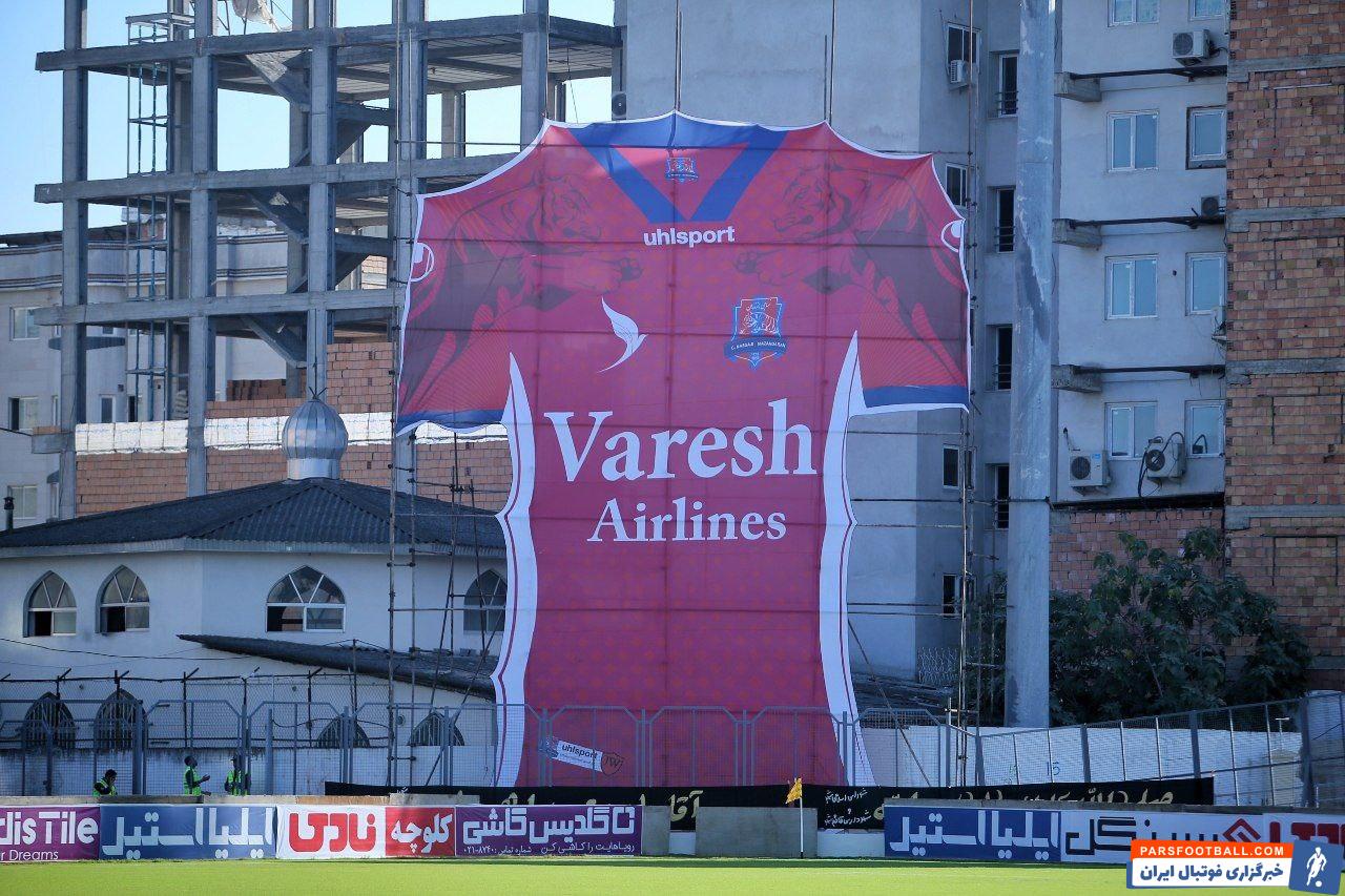 ماکت بزرگ پیراهن نساجی در ورزشگاه شهید وطنی