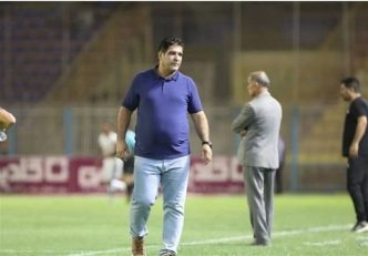 رضا مهاجری : افشین پیروانی سرپرست پرسپولیس بین دو نیمه در رختکن داوران را تحت فشار گذاشت