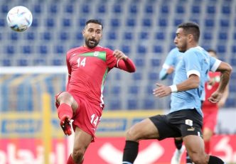 مسعود اقبالی : تیم ملی ایران مقابل اروگوئه دو ضعف بزرگ داشت ؛ اول اینکه نمی توانست پاس کلیدی رد و بدل کند و دوم اینکه ارتباط خط دفاعی و میانی ضعیف بود