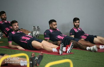 هواداران پرسپولیس خواهان تمدید قرارداد سعید صادقی و یورگن لوکادیا