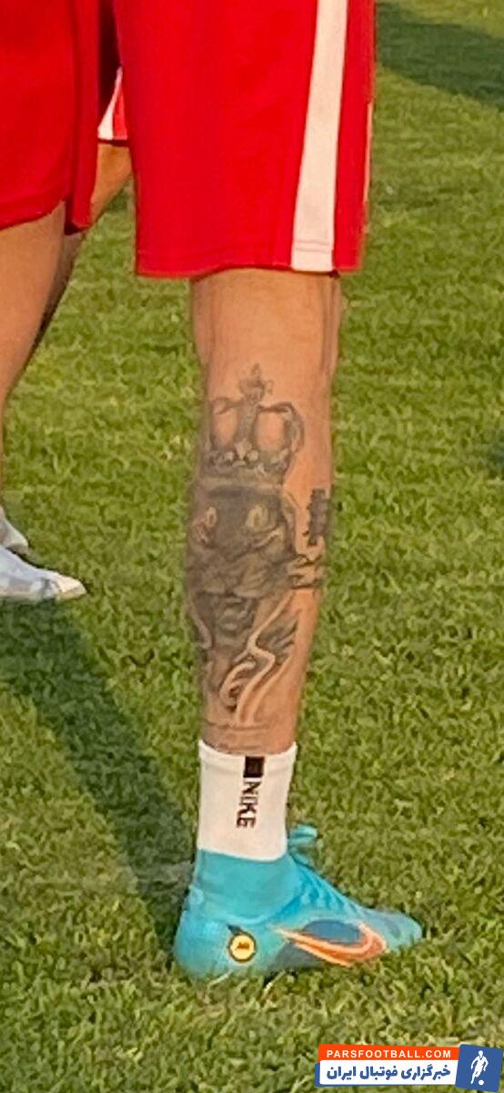 مهدی عبدی مهاجم پرسپولیس روی پای خود خالکوبی زده است