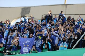 دیدار حساس استقلال و نساجی در ورزشگاه آزادی