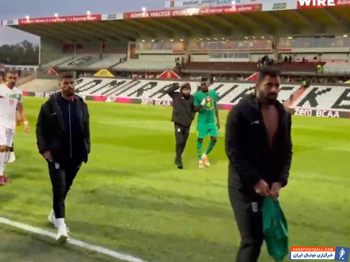 محمدحسین کنعانی زادگان پیراهن ستاره سنگال را به یادگار گرفت