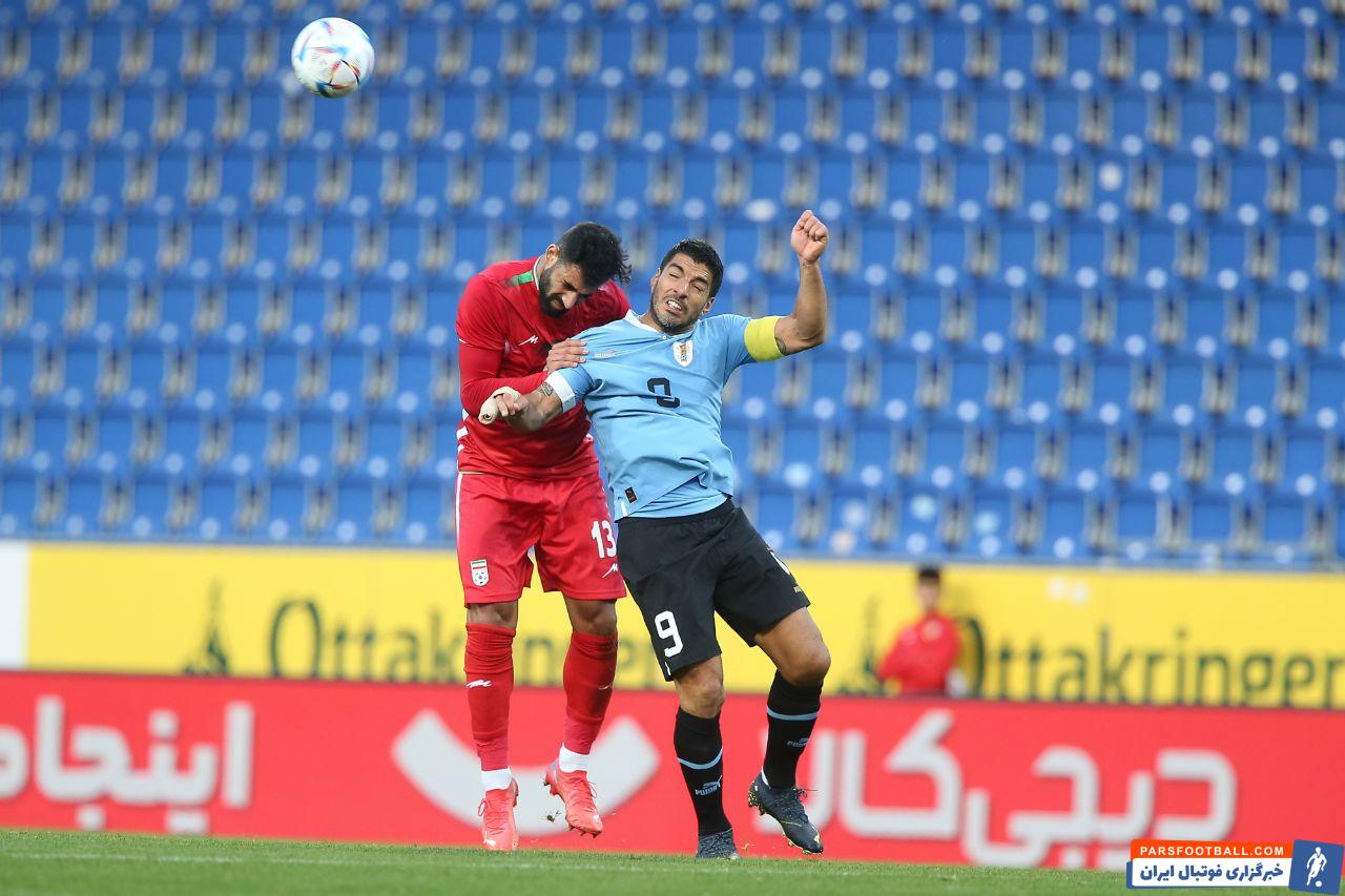 بانداژ دست لوئیز سوارز در دیدار ایران و اروگوئه به دلیل شکستگی انگشتان