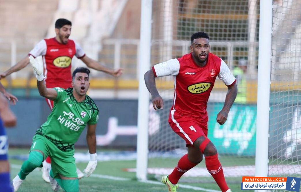 نوذر رودنیل کارشناس داوری فوتبال ایران : گل اول پرسپولیس مقابل هوادار با ضربه لوکادیا صحیح بود