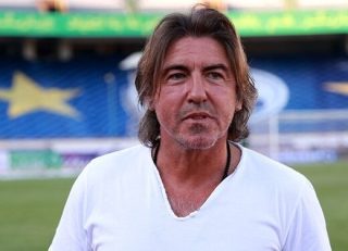 کری خوانی عجیب هواداران پرسپولیس برای استقلالی ها ؛ ساپینتو باید بماند !