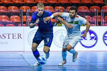 سالار آقاپور : تاکنون بازیکن ۱۸ ساله در تیم ملی فوتسال ندیده بودم !