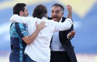 تقلید ساپینتو از حرکت جنجالی مجیدی ؛ اقدام سرمربی استقلال در رختکن خبرساز شد