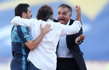 تقلید ساپینتو از حرکت جنجالی مجیدی ؛ اقدام سرمربی استقلال در رختکن خبرساز شد