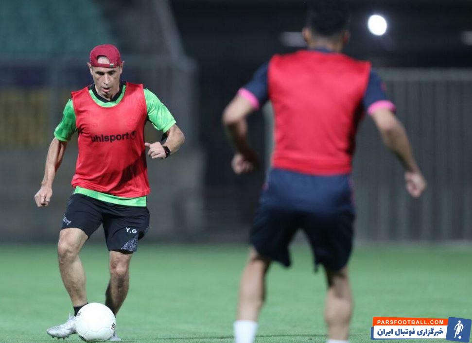 بازگشت بازیکنان پرسپولیس به تمرینات با ۱۰ غایب ؛ یحیی گل محمدی، کریم باقری و سیدجلال حسینی پا به توپ شدند