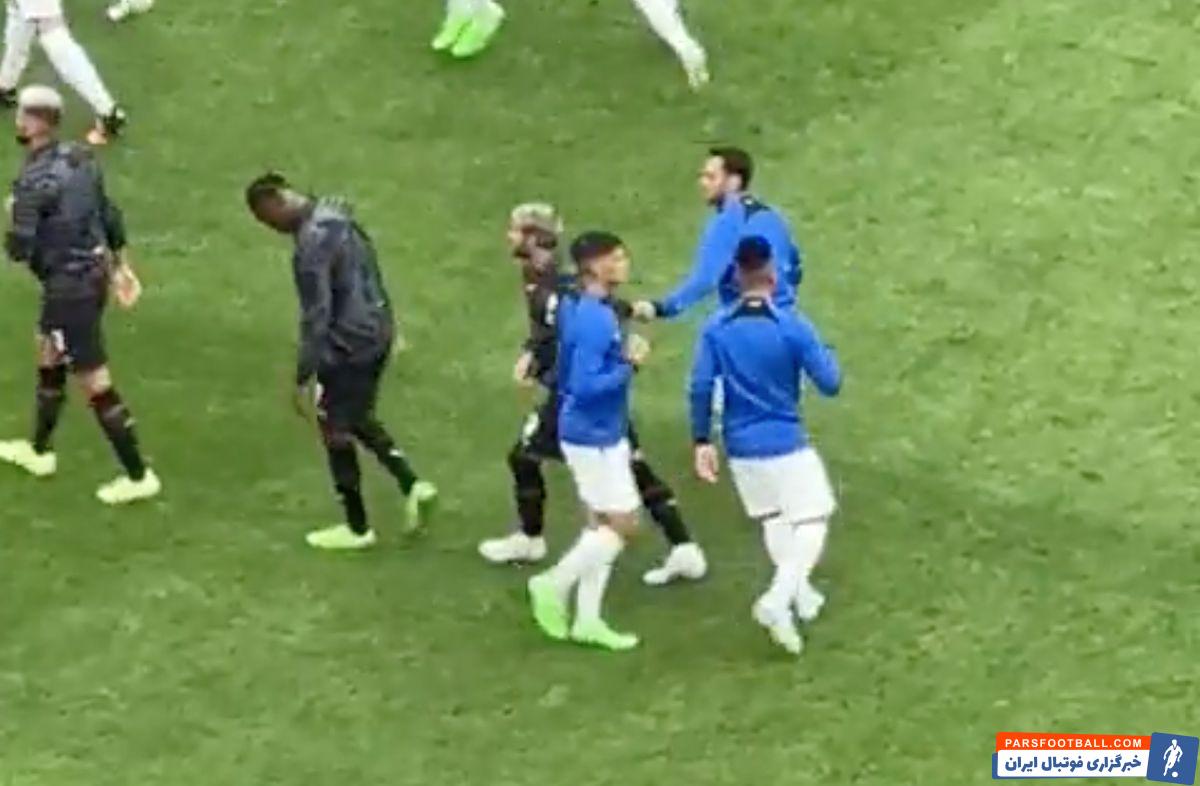 درگیری شدید هاکان چالهان اوغلو و تئو هرناندز در دیدار میلان و اینتر