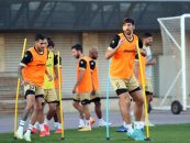 برگزاری تمرین گل گهر سیرجان با حضور تماشاگران مرد و زن