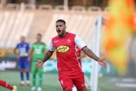 خوشحالی خاص لوکادیا پس از گلزنی برابر هوادار با نشان دادن قلب به هواداران پرسپولیس