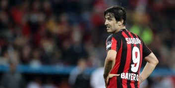 سردار آزمون، مهاجم ایرانی تیم بایرلورکوزن مصدوم شد